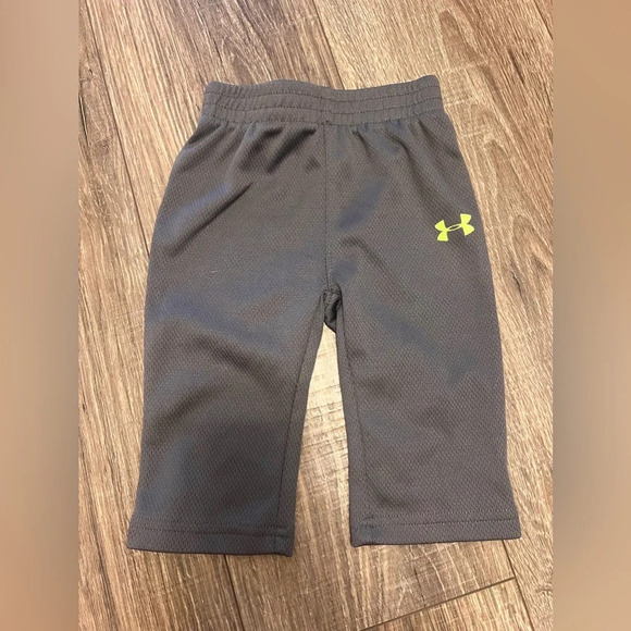 Under Armour 3/6M Performance Pants jogging solid gray yellow logo 3  6 mo - Picture 1 of 3